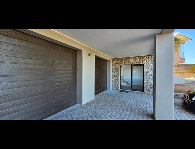 4 BEDROOM HOUSE FOR SALE IN STILBAAI-WES